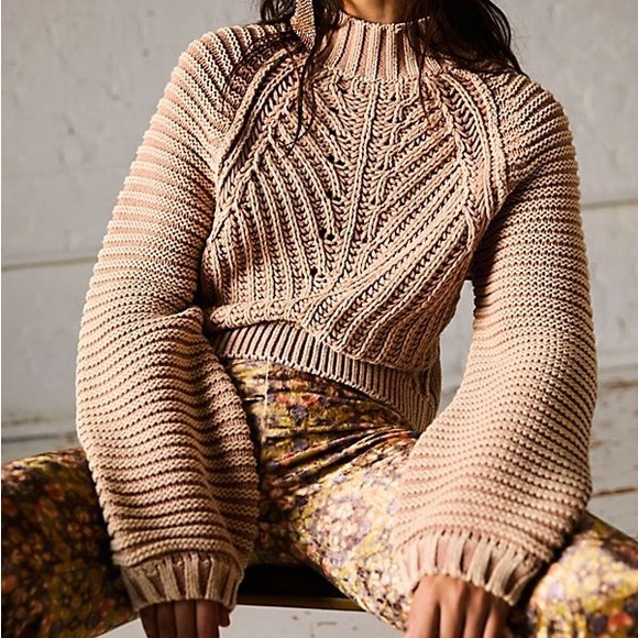 Free People Sweaters - Free People Crochet Long Sleeve Sweetheart Sweater size Small